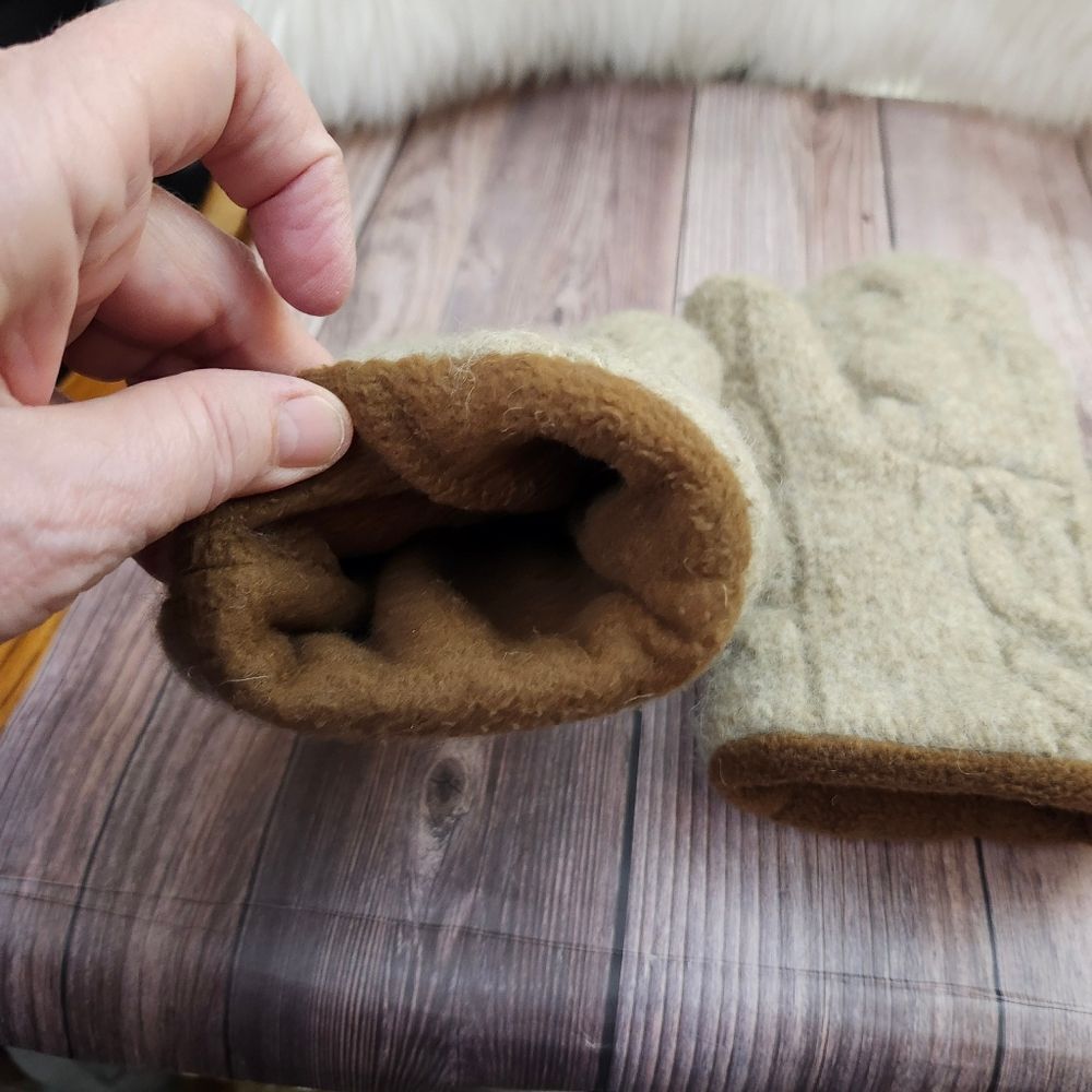 Wool felted hand crafted i love snow mittens Sz M/L - Picture 5 of 7